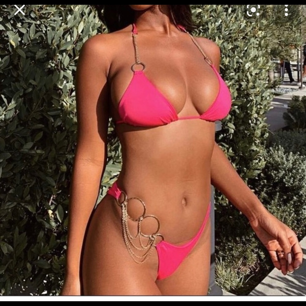 Beach Bunny Zara Pink Bikini Top - worn 1x